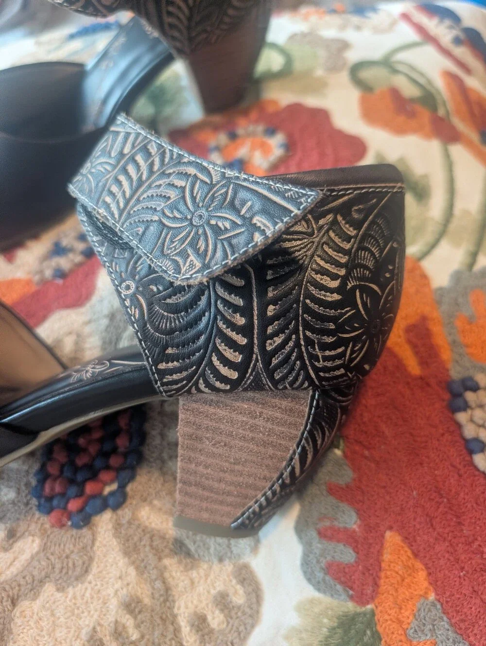 Spring Step L'ARTISTE  Black Floral-Trim Ankle Strap Heels  Style Toolie Size 42